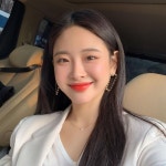 은또(또블리) di Instagram "오랜만에 셀콰.. 맨날 찍히기만하니까 어색하구몬"