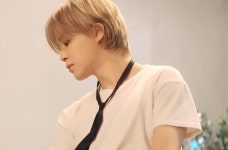 Pin page 지민 (Jimin) ‘MUSE’ Jacket Shoot Sketch - BTS (방탄소년단) in 2024 | Park jimin, Jimin, 27 years old