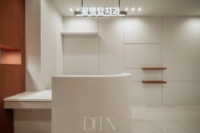 지나는 모두가 발걸음을 멈추는 병원 홍보관 | 광명 탑치과 : DEEN 포트폴리오
