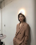 송현근 no Instagram: “주말~~” | Fashion, Peacoat, Coat