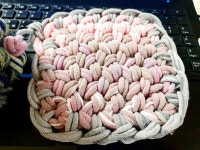 냄비방석이네요 ㅎㅎ 3가지색으로 만들어 봤어요. . . #집콕놀이 #크리스마스 #축성탄 #양말목공예 #집에서 #즐겨요…