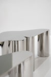 Wavy table by ATELIER KHJ, 2021 | 인테리어, 가구, 스툴
