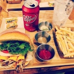 오늘 점심은 박씨네 햄버거🍔  .  #맛점 #센텀시티 #버거프렌즈 #수제버거 #새우3마리 #맛남 #일상 #식욕조절실패 #쉣 | 수제 햄버거, 햄버거