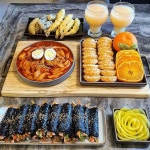 좋아하는 분식세트 한상 차렸어요 올해 제주도서 첫출하된 레드향 🍊 삼일 후숙 시켜서 먹으니 새콤달콤 맛과향이 귤이랑은 차원이... 