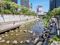 Cheonggyecheon 청계천, Seoul, Korea Cheonggyecheon 청계천, Seoul, Korea en 2024