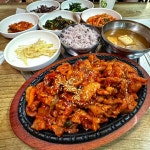 맛고집 | 먹스타그램 | 울 엄마의 손맛을 느낄 수 있는 제육볶음. 365일 방문해도 질리지 않는 전설의 백반 맛집으로, 중독성 오지는... 