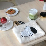 📝#부산카페 #온천천카페 #그린앳더코너 . 🌿🌿“눈이 부시게”드라마도 재밌어요❤️