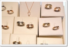 예물커플링 다양한 스타일의 예물을 만나볼 수 있는 곳 - 2021 | 다이아몬드 귀걸이, 세련된, 결혼준비