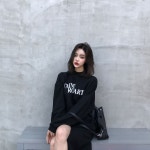 328 Likes, 2 Comments - 데이빈 (DAYBIN) (@daybin_official) on Instagram: “플라워 패턴으로 로맨틱한 연출을 도와줄 블라우스... 