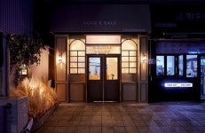 베이지톤 깔끔한 분위기의 10평 레스토랑 인테리어 (관악구 신림동)