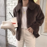 매니모어 on Instagram: “부들부들🧡 . . . . . #매니모어#데일리룩#대구카페#대구핫플#옷가게#ootd#dailylook#마켓#블로그마켓#쇼핑몰#코디...