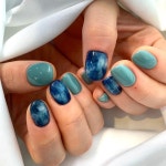 구미☝🏻️등💅🏻샵 💟손장난네일💟__:다이렉트문의❌ บน Instagram: “#마블네일 영롱하도다💙✨💙 넘기시면... 