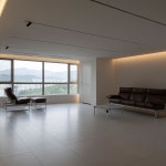 이모션화이트는 심플하고 깔끔한 라인을 선호하는 미니멀 인테리어에서 완벽한 재료로 약간의 반광이 도는 광택이 청소 및 관리가... 