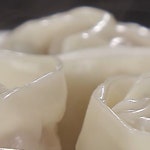 무만두 🍳보라네 만두 레시피! 무가 듬뿍 들어가 깔끔하고 시원한 무만두. 소화도 잘 돼요~ ■ 요리 재료 무 2통, 부추 600g, 두부 300g... 