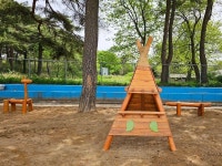 로비니아 놀이터, 양양 송포 초등학교 로비니아 목재 놀이 기구로... 둔덕암벽오르기 #양양송포초등학교 #양양송포초등학교병설유치원