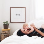 스튜디오에 있는 지연 이님의 핀 | 스튜디오