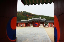 수원화성[Hwaseong Fortress] - 수원화성행군 중앙문 /South Korea | House styles, Mansions, Country