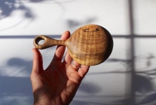 wood 카빙에 있는 핀