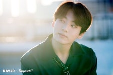 방탄소년단 BTS HUGE ♥ARMY FAN   RM V JIMIN JUNGKOOK SUGA J-HOPE JIN   랩몬스터 뷔 지민 정국 슈가 제이홉 진 | 연예인, 지민... 
