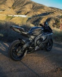 Pin op moto 자살