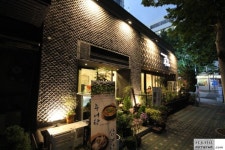 - [프리미엄] 와편기와 - [식당] 김미정 추어탕 (+눈썹/입술와편) in 2020 | Structures, Alley, Road
