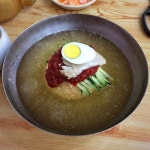온 밀면집들 중에 어떤 이유에서든 유명한 집들만 모아봤습니다. 맛으로 소문난 집, 역사를 간직한 집, 광고를 열심히 한 집, 블로그나 매체를... 