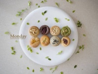 by students <8가지 맛의 구움찰떡 원데이클래스> ᆞ 11월의 시작을 구움찰떡으로 시작했습니다 한분은 monday에서 배우고 가신분께서... 
