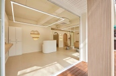 화이트&우드톤 깔끔하고 따뜻한 분위기의 17평 미용실인테리어 (강남구 도곡동)