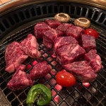 핑크솔트에서 #숙성한우 숯불에 제대로 구워 먹고 왔어요~! 최고의... 그게 정말 최고에요😍😍 ⠀ ✔️ 진심 비주얼부터 이미 끝… | 고기