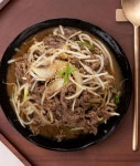 숙주불고기 (뼈없는 쇠고기에 콩나물을 곁들인 양념) 숙주불고기 (뼈없는 쇠고기에 콩나물을 곁들인 양념) em 2024