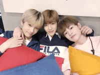 180626 : 나녕하세요~시즈니여러분💚 오늘은 NCT 막내+실세인 귀염둥이들과 재미있게 놀았어요😘 비가 많이 오는데 우산 꼭 챙기시고 또... 