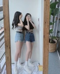 다현모델은 키 165, 55사이즈, 예나모델은 키 158, 44에 가까운 마른 55사이즈예요 트윈룩으로 함께 촬영하니 체형과 키에 따라 같은 옷이... 