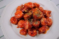 술안주로 최고! 치킨의 자리를 위협하는 ‘소시지강정’ 만들기 | 요리, 식품 아이디어, 요리법