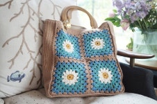 후아유네 프랑스자수 & 카페후 쥔장 on Instagram: “[마감]뜨개할까요:) 모티브가방. 단기클래스 블로그에 공지올려두었어요~ 프로필링크 꾹... 