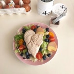 미네랄은 풍부하다는 포마인47 소금에 찍먹해주기😆 ⠀ 그리고 얌(@plate0.8) 덕분에 먹게된 파라디소칸초네 빵! (땡큐얌🥰) 먹을기회가…”