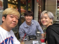 이주영 on Instagram: “오랜만 집우집주 식구덜💜 기자간담회 후 힐링타임을 가졌습니다 현석감독님 진엽쓰” | Cabelo, Looks, Imagine