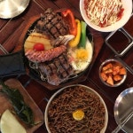 호돌이문방구🐯[숯불스테이크&바베큐] on Instagram: “🐯 . 요즘 창고 뒤 투데이쓰 디너, 애정하는 메뉴조합, 이스테이크 + 짜빠게티... 