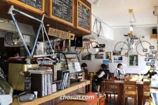 (자전거 카페 기획 시리즈 | 두 바퀴 쉼터) (1) 국내 최초 자전거 테마 카페 ‘벨로마노’ 땀에 찌든 라이더도 환영합니다!