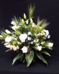 #Strauss  #hand-tied #komarthaclass #Koreaflorist #komarthalee #코마샤클래스 #꽃다발 #독일플라워 #유러피안플라워 | 꽃다발
