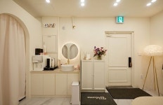 베이지톤 깔끔한 10평 뷰티샵인테리어 (영등포구 대림동)