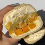 안에 넣어서🍠 왕크림치즈빵 하나 다 먹기 물린다는 분들 제발 이렇게 드셔주세요 그리고 이거 완전 건강간식💪🏼🧡 ⠀ #희와제과…”