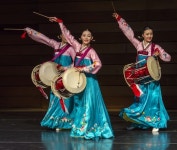 Pin by Hong yiik People on 전통 음악과 무용 Korea traditional musical performance in 2023 | Korean traditional, Traditional... 