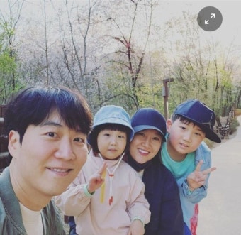 장윤정도경완, 붕어빵 가족 나들이…