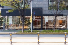 아이들을 보여드리기 위해 노력 중입니다 ! 💪 ⠀ ⠀ 📍 서울시 강남구 학동로 309 1F [10:… | 작은공간, 패브릭 소파, 아이들방