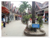 보라카이 화이트 비치에 있는 디몰 둘러보기 | Travel, Road, Structures