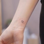 타투 #홍대타투 #위티버튼 #미니타투 #라인타투 #심플타투 #감성타투… | Jesus fish tattoo, Tattoos, Fish tattoos