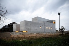 * 창문을 통해 시각적 확장을 꾀한 고속도로변 미니멀 하우스-[ FORM/Kouichi Kimura Architects ] Tranquil House :: 5osA... 