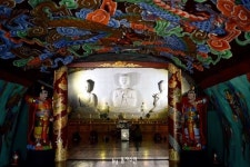 동굴속의 법당이다... | Travel blogger