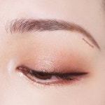 베이스로 #로라메르시에 #진저 눈두덩이에 #아리따움 #모노아이즈 #모던파탈 꼬리쪽에 #에스쁘아 #컬러마스터아이팔레트 11번컬러 …