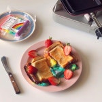 수 연 (スヨン) on Instagram: “rainbow cheese toast 무지무지 귀여운 레인보우토스트🌈🥪✨비주얼은 무지개지만 치즈 자체는 짜지... 